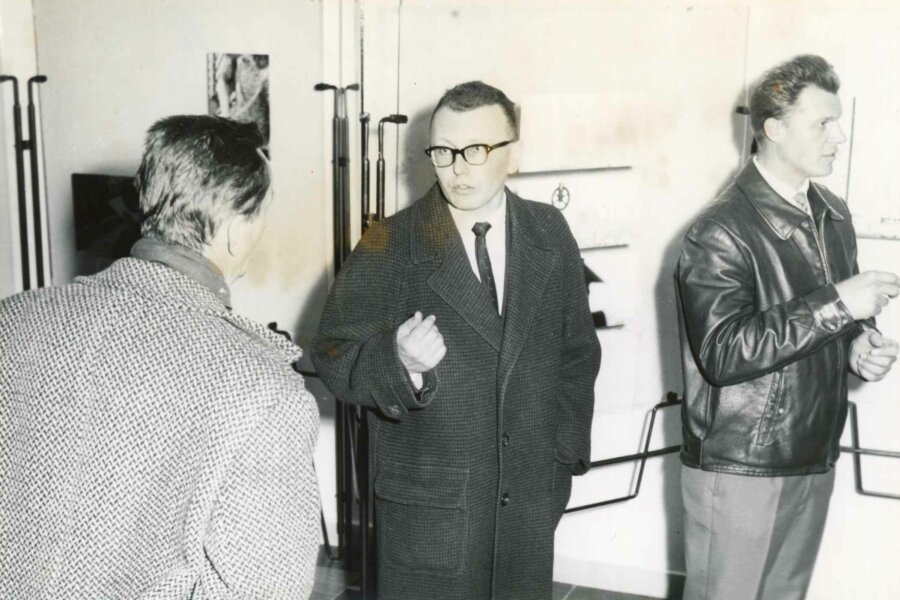 uprostřed: Antonín Hinšt; foto: Karel Kulatý